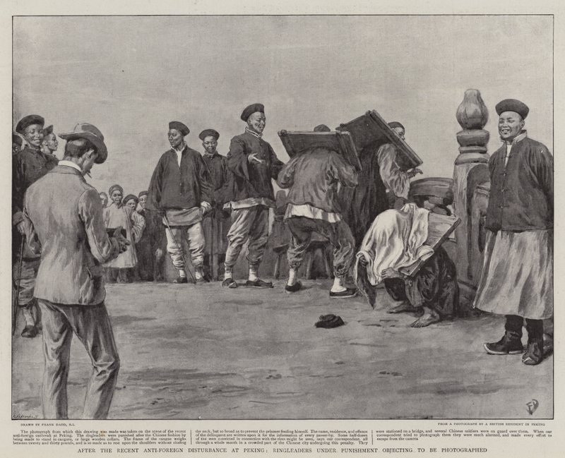 Po nedávném proticizineckém nepokoji v Pekingu vůdci Ringleament pod trestem protestovali proti fotografování od Frank Dadd