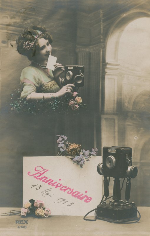 Pohlednice s přáním k narozeninám zaslaná v roce 1913 (ručně kolorovaná fotografie) od French Photographer