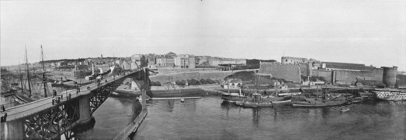 Brest – Otočný most a vojenský přístav (černobílá fotografie) od French Photographer