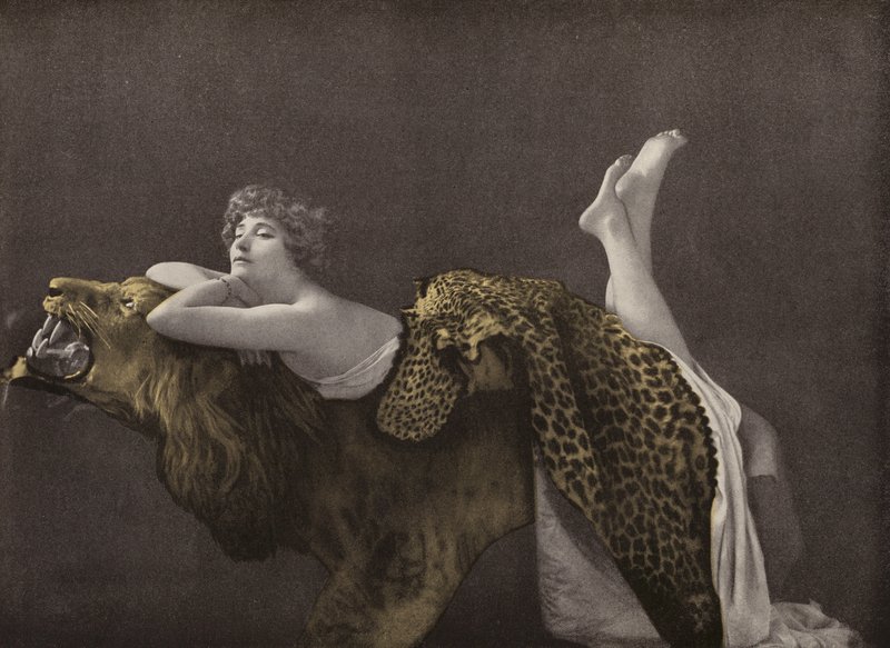Collette Villy, francouzská herečka (kolorovaná fotografie) od French Photographer