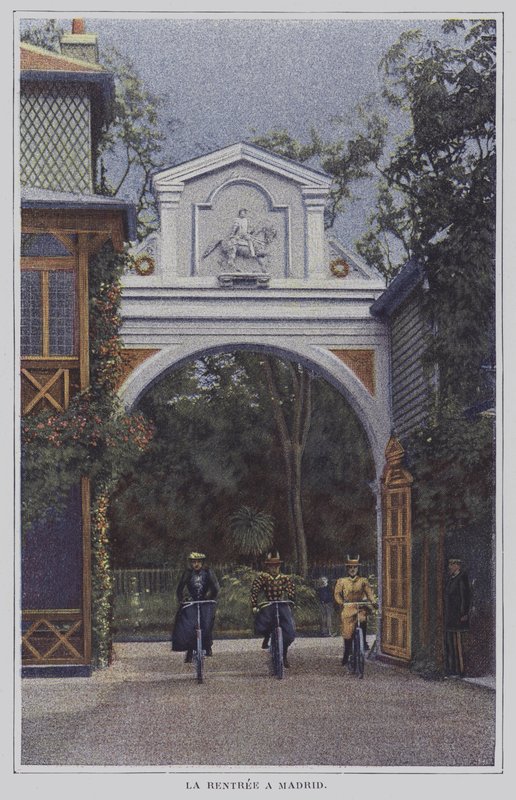 Cyklisté se po jízdě vracejí k zámku Madrid v Bois de Boulogne v Paříži (barevné foto) od French Photographer