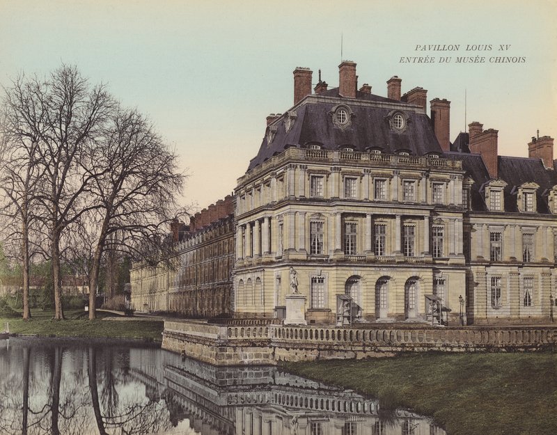 Fontainebleau: Pavilon Ludvíka XV., vstup do Čínského muzea (barevné foto) od French Photographer
