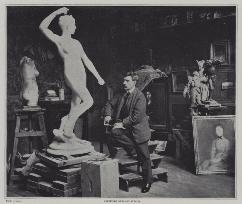 Francouzský malíř a sochař Alexandre Falguiere ve svém ateliéru (čb foto) od French Photographer
