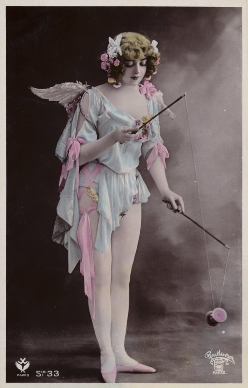 Dívka hrající si s diabolem od French Photographer
