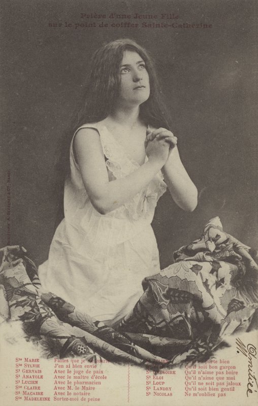 Dívka se modlí (černobílá fotografie) od French Photographer