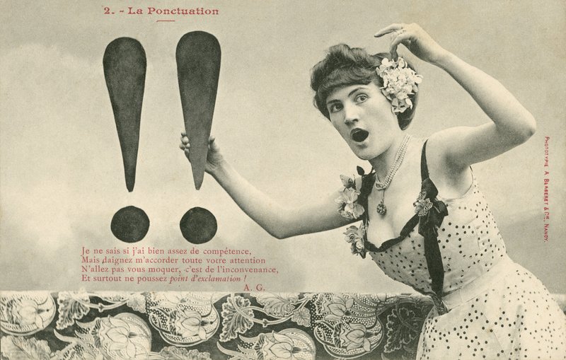 Dívka se dvěma vykřičníky (černobílá fotografie) od French Photographer
