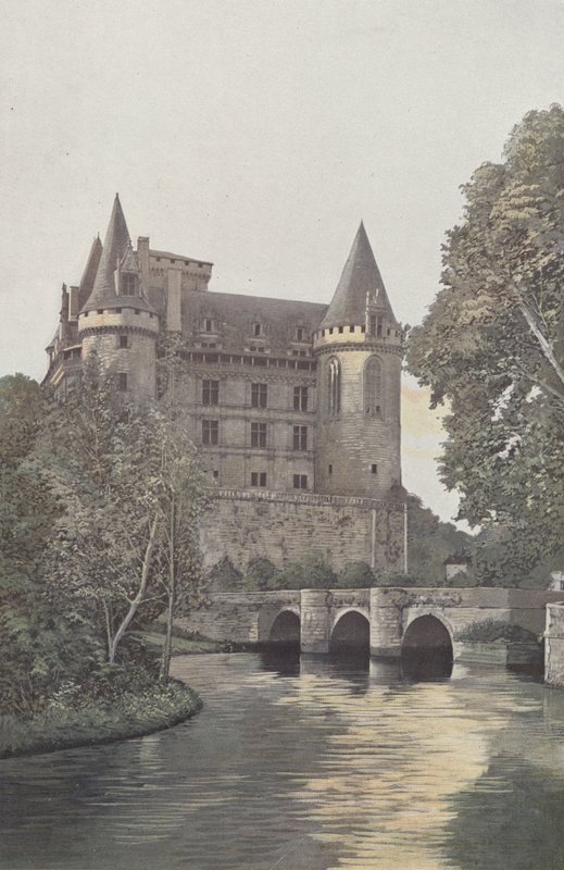 La Rochefoucauld, zámek, pohled z břehů Tardoire od French Photographer