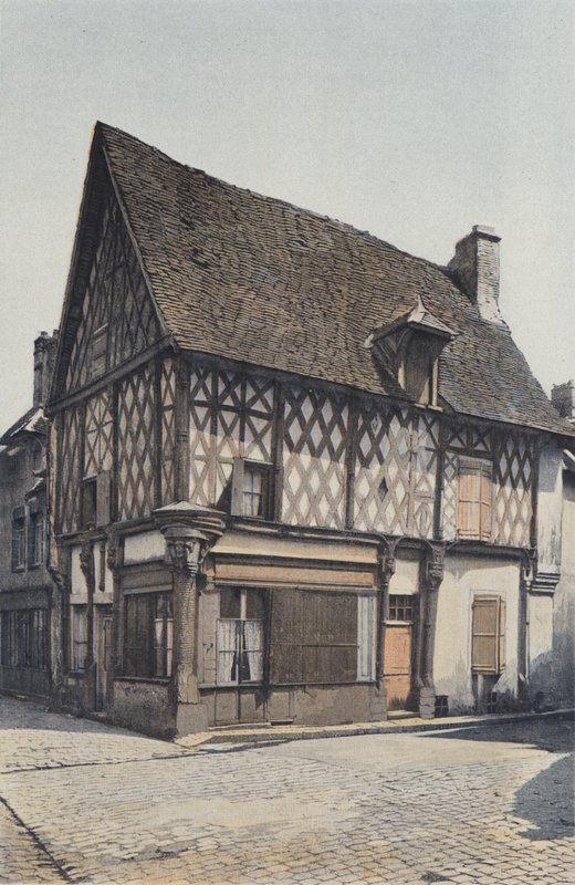 Levroux, Starý dřevěný dům na náměstí od French Photographer