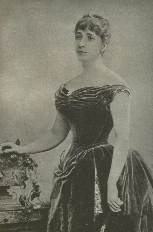 Madame Marguerite De Bonnemain, milenka generála Boulangera (č/b foto) od French Photographer