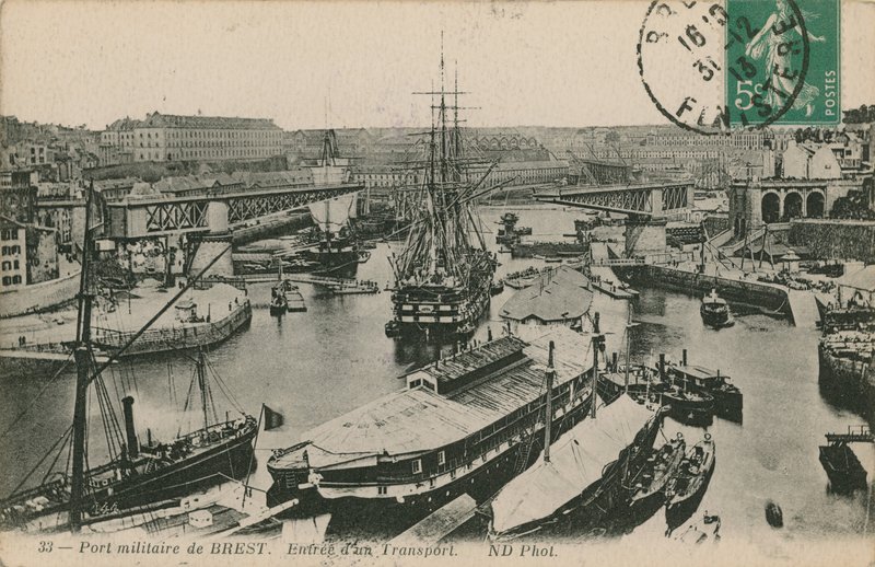Vojenský přístav v Brestu, Francie. Pohlednice odeslána v roce 1913. od French Photographer