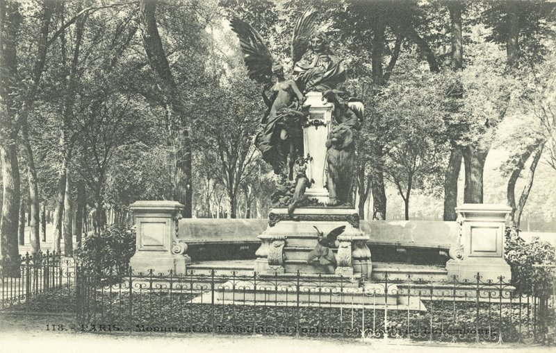 Památník fabulisty La Fontaine, Jardin du Luxembourg (černobílá fotografie) od French Photographer