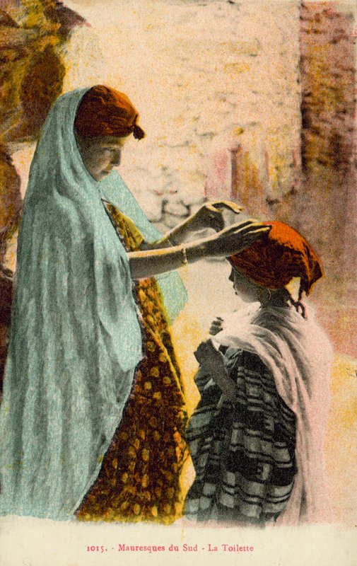 Muslimka a dítě (kolorovaná fotografie) od French Photographer