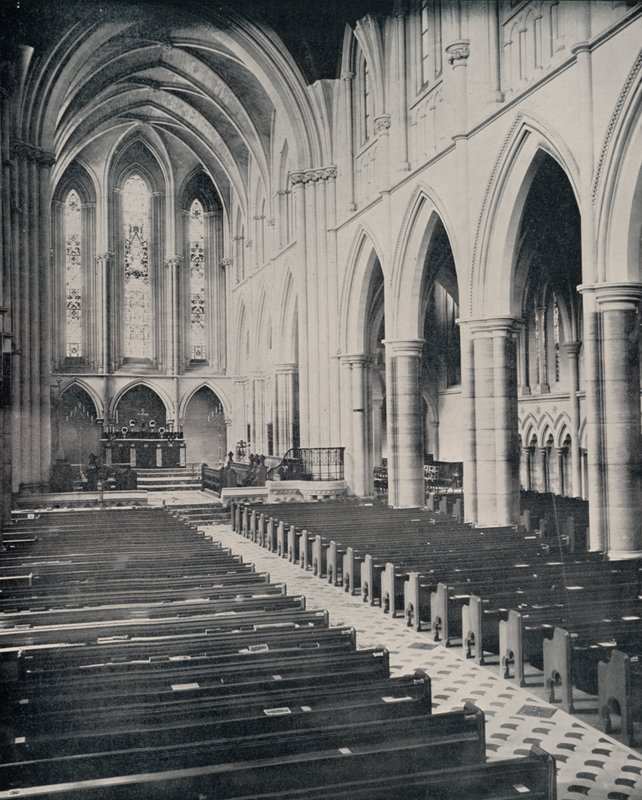 Paříž: Americký kostel Nejsvětější Trojice (černobílá fotografie) od French Photographer