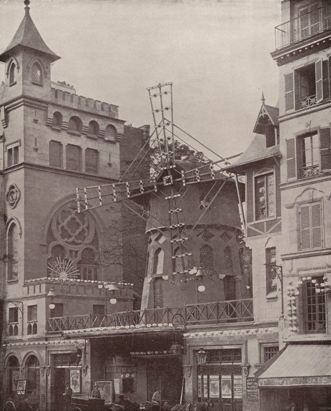 Paříž: Exteriér Moulin Rouge (černobílá fotografie) od French Photographer