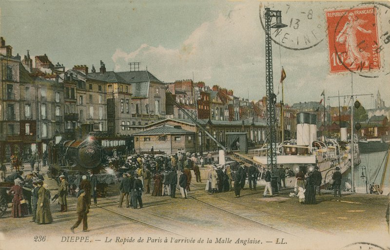 Pařížský expresní vlak na nábřeží v Dieppe. Pohlednice odeslána v roce 1913. od French Photographer