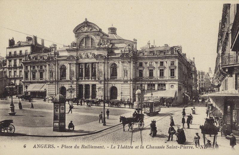 Place du Ralliement, divadlo a Chaussee Saint-Pierre, Angers, Francie od French Photographer