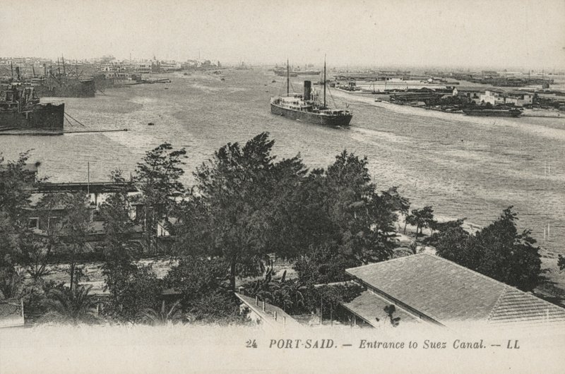 Port-Said, Egypt: Vjezd do Suezského průplavu (čb fotografie) od French Photographer