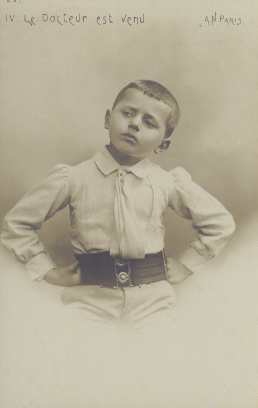 Portrét malého chlapce (černobílá fotografie) od French Photographer