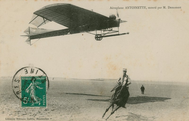 Pohlednice letadla Antoinette pilotovaného M. Demanestem, odeslaná v roce 1913 od French Photographer