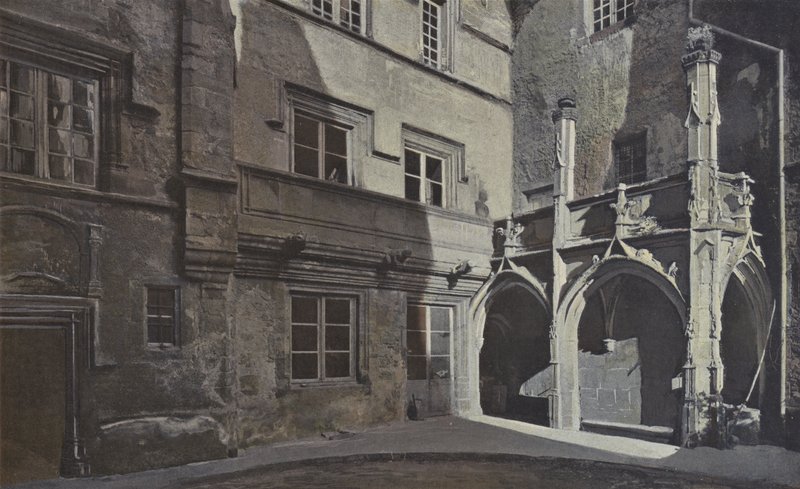 Rodez, Dům na Place dEstaing, Výhled do dvora od French Photographer