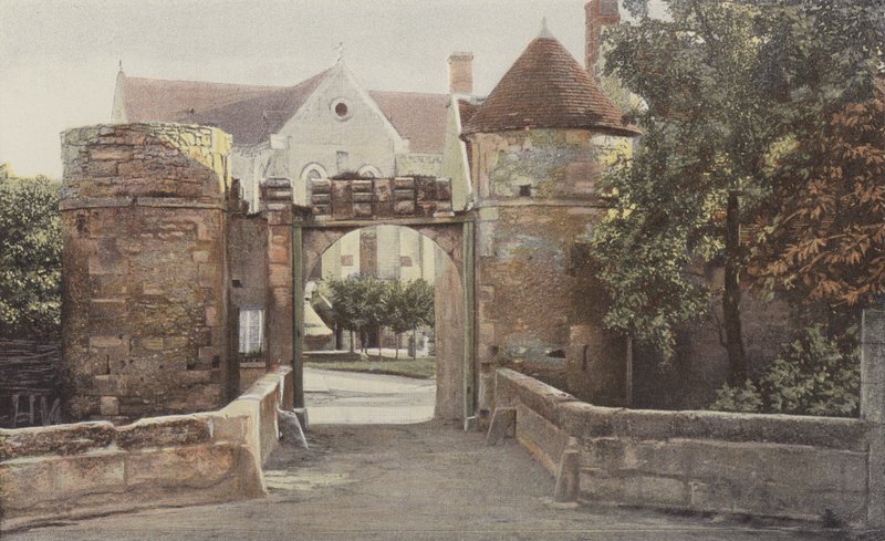 Saint-Jean-aux-Bois, vchod do opatství (Foret de Compiegne) od French Photographer