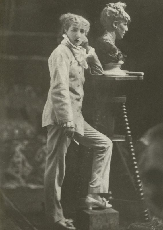 Sarah Bernhardt, v roce 1869 (černobílá fotografie) od French Photographer
