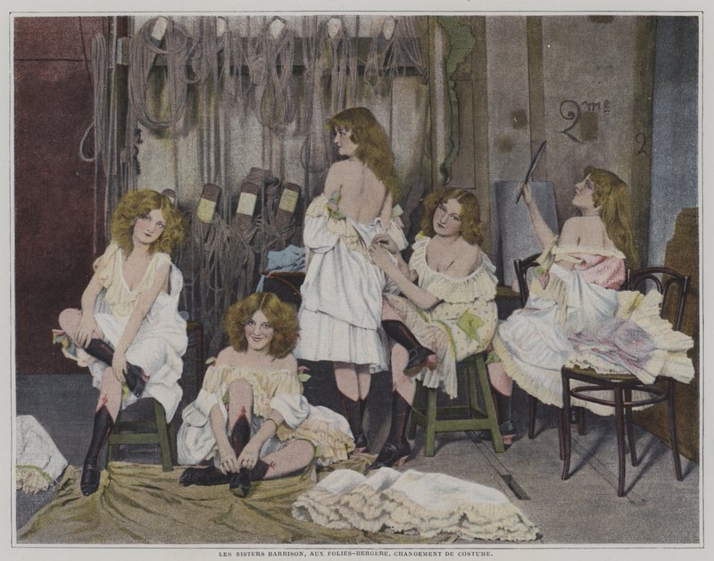Barrison Sisters at Folies-Bergere během převlékání kostýmů od French Photographer