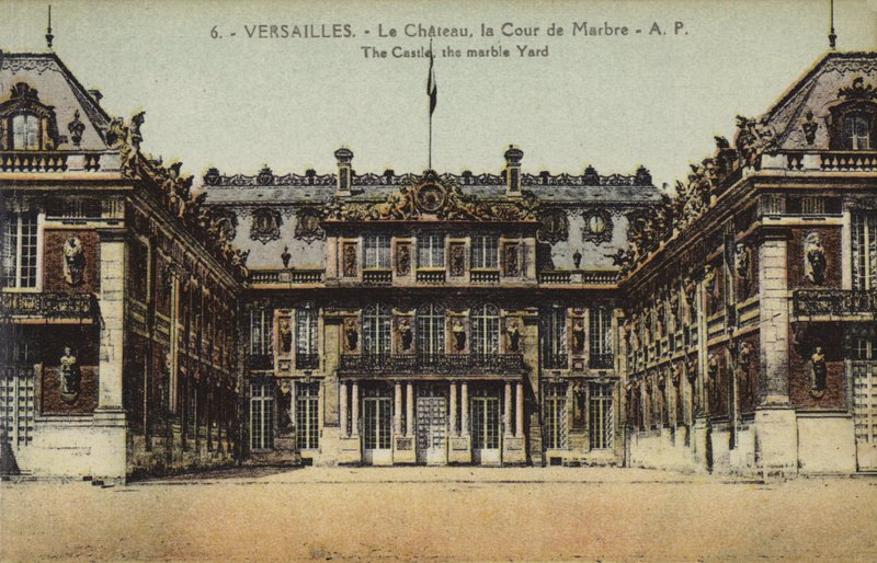 Mramorový dvůr, palác ve Versailles (barevné foto) od French Photographer