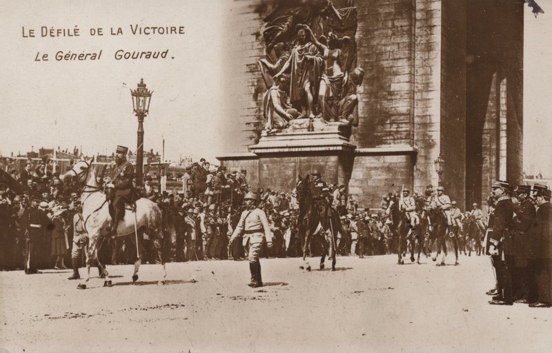 Přehlídka vítězství, generál Gouraud od French Photographer