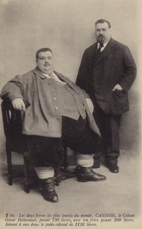 Dva nejtěžší bratři na světě, vážící celkem 1118 liber od French Photographer