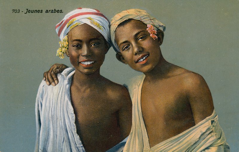 Mladí Arabové, pohlednice odeslaná 9. září 1913 od French Photographer