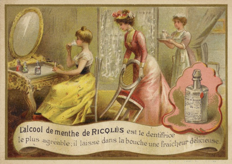 Dáma pomocí ústní vody od French School
