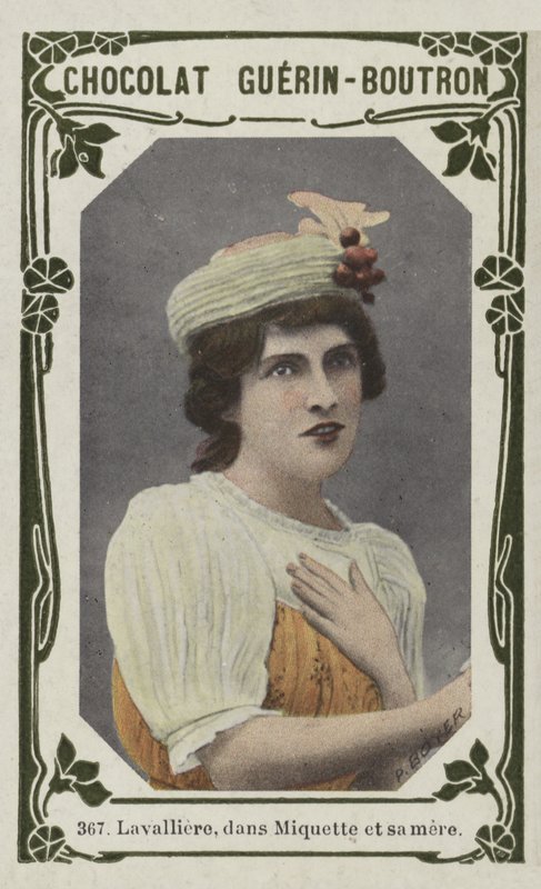 Lavalliere, v Miquette a její matka (barevná fotografie) od French School