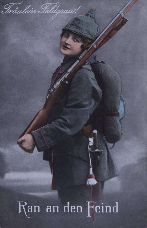 Německá dívka ve vojenské uniformě (kolorovaná fotografie) od German School