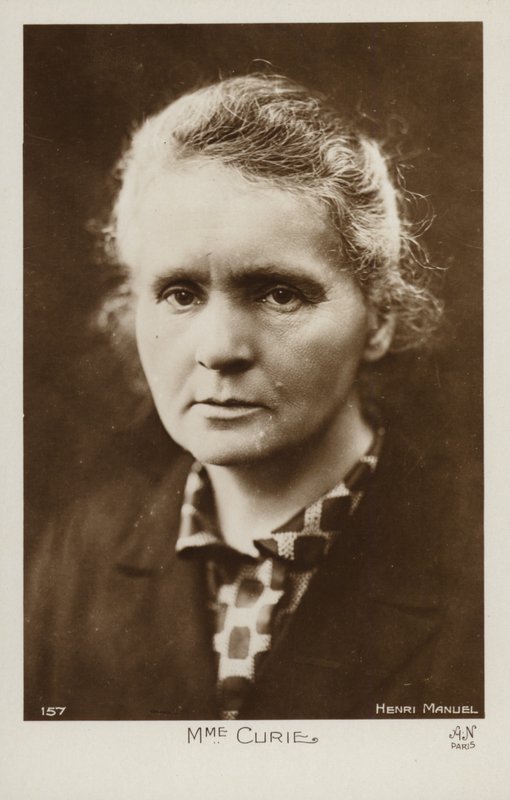 Marie Curie (1867-1934), polská fyzička a chemička (čb fotografie) od Henri Manuel