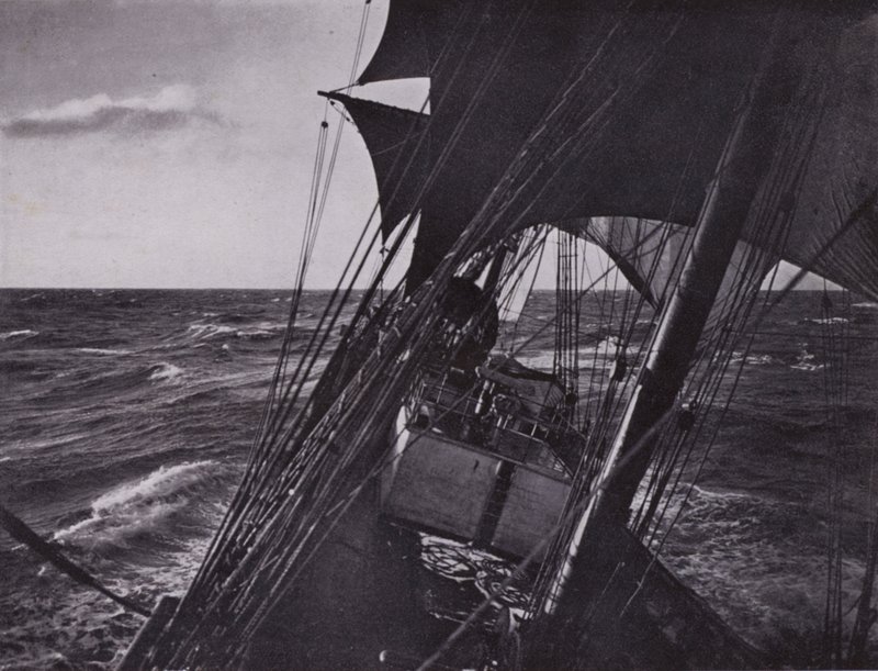 Cesta domů (černobílá fotografie) od Herbert Ponting