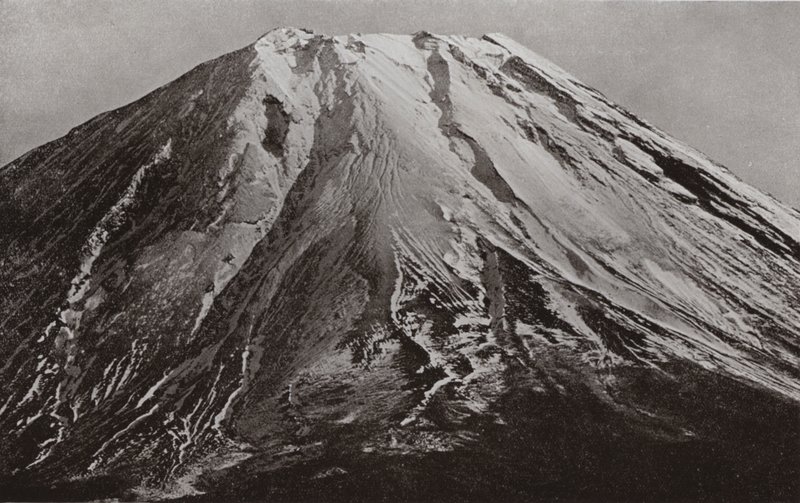 The Crest of Fuji, telefotografie od Shoji od Herbert Ponting