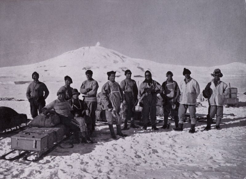 Jižní párty (černobílá fotografie) od Herbert Ponting