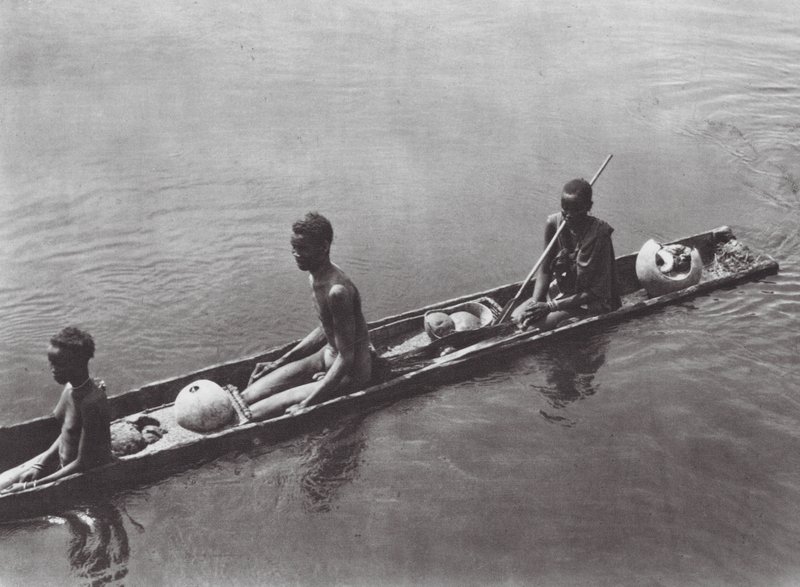Afrika: Nuerská zemljanka na řece Bahr el Zeraf (čb fotografie) od Hugo Adolf Bernatzik