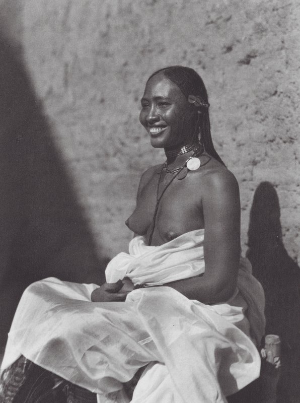 Afrika: Súdánka z Omdurmánu (čb foto) od Hugo Adolf Bernatzik