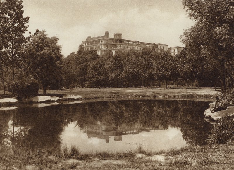 Mexiko: hrad Chapultepec (čb fotografie) od Hugo Brehme