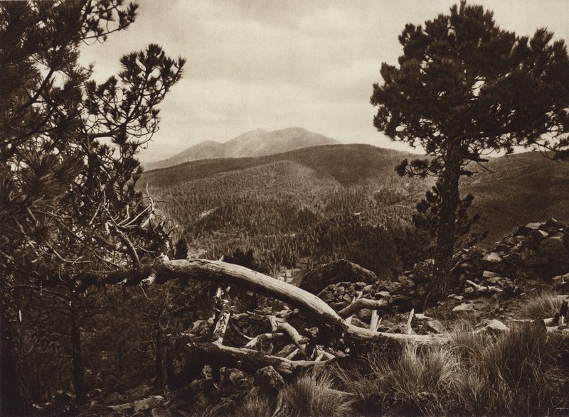 Mexiko: El Ajusco, pohled ze San Miguel (čb fotografie) od Hugo Brehme