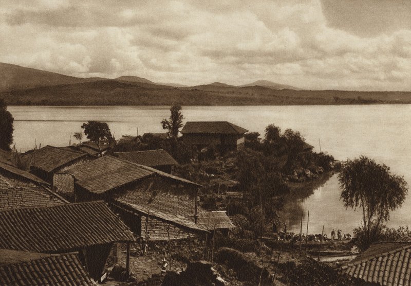 Mexiko: Laguna Patzcuaro, ostrov Xanicho (čb fotografie) od Hugo Brehme