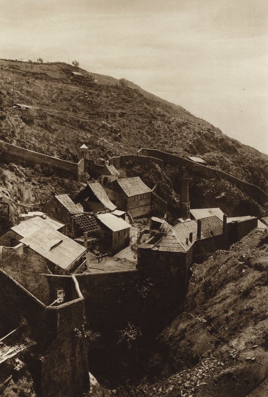 Mexiko: Pachuca, bývalý španělský důl (čb fotografie) od Hugo Brehme