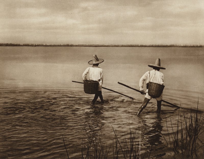 Mexiko: Rybáři na jezeře Chapala (čb fotografie) od Hugo Brehme