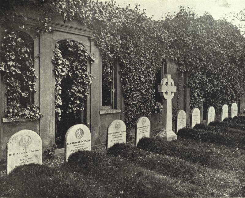 Hrob Geralda Griffina, Severní klášter, Cork (černobílá fotografie) od Irish Photographer