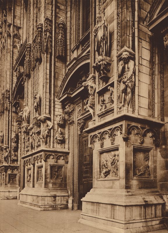 Duomo di Milano: Detail fasády (čb fotografie) od Italian Photographer