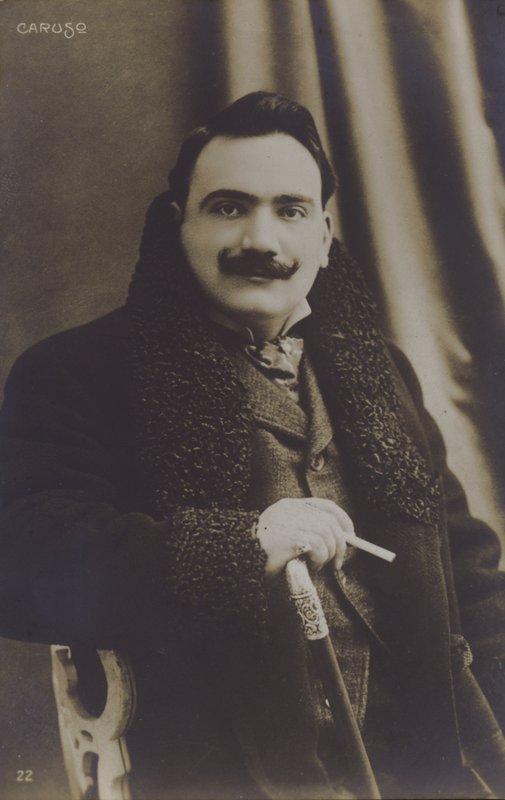Enrico Caruso , italský operní zpěvák (černobílá fotografie) od Italian Photographer