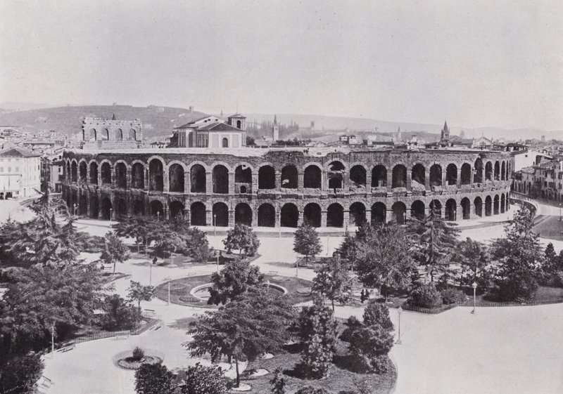 Itálie: Verona, římská aréna (č/b foto) od Italian Photographer