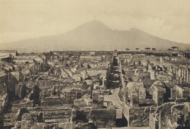 Neapol: Pompeje, Panorama s Vesuvem (černobílá fotografie) od Italian Photographer